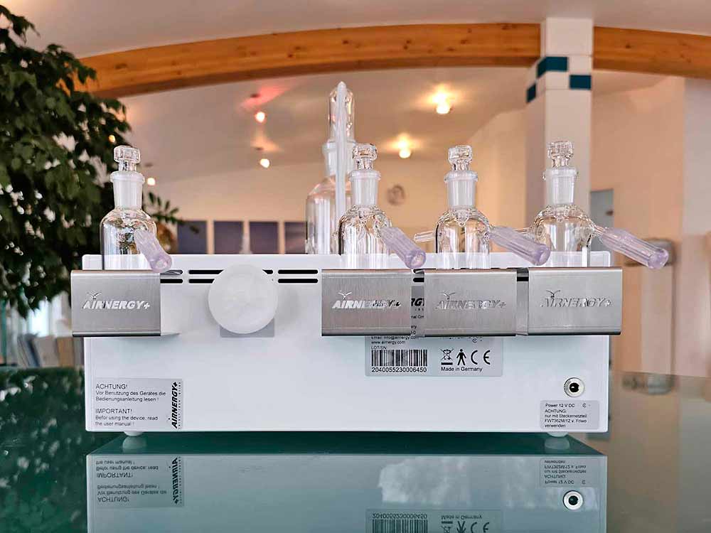 Atemgerät, Vitalisator, Foto  mit Aromatherapieset an der Rückseite